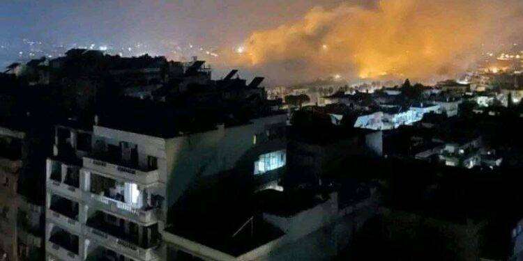 L’entità israeliana bombarda la Siria: attacco nella notte