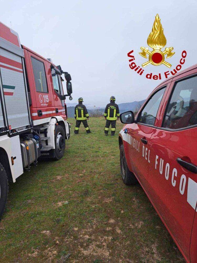 Vasto incendio tra tra Aggius e Bortigiadas: in azione l’elicottero