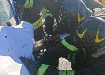 Schianto frontale sulla 195: tre i feriti, uno molto grave