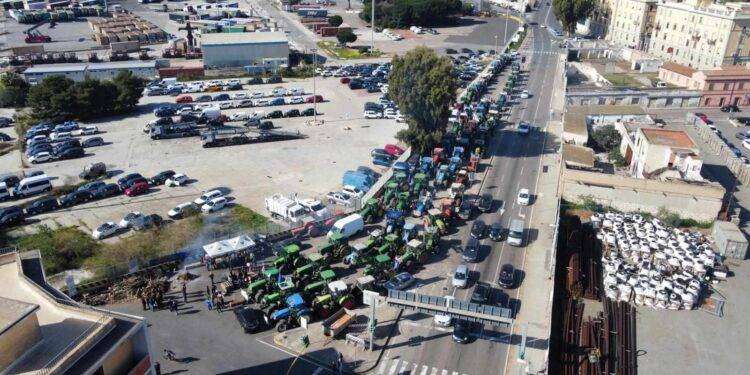 Protesta trattori, qualche centinaia da Cagliari in partenza per Roma