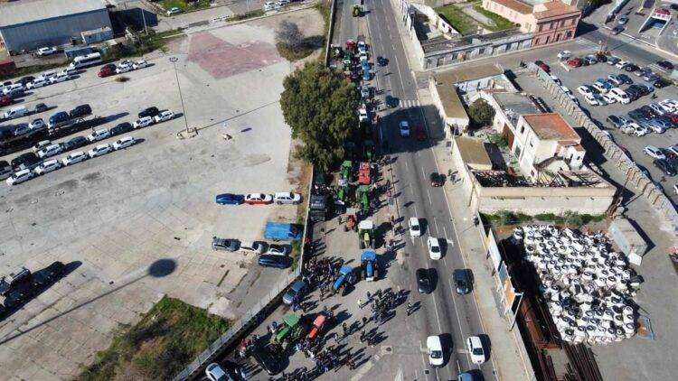 Protesta trattori, qualche centinaia da Cagliari in partenza per Roma