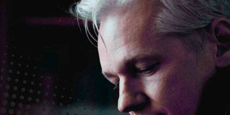 Anche Foggia conferisce la cittadinanza onoraria a Julian Assange