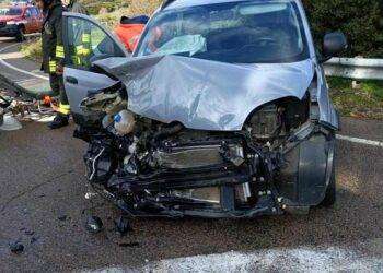 Perfugas,  scontro frontale: ferita una donna