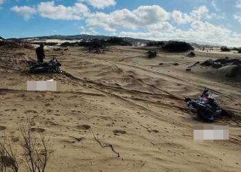 Danneggiano le dune di Piscinas con le moto: turisti tedeschi nei guai