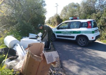 Alghero, ennesimo abbandono di rifiuti: Barracelli sulle tracce del responsabile
