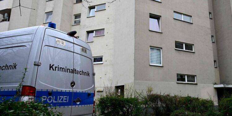 Arrestata ex terrorista della Raf, ha usato un passaporto italiano