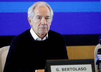 I “deliri” di Bertolaso, una tessera a punti sui corretti stili di vita