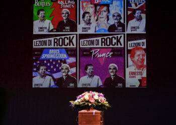 Da Sangiorgi a Castaldo, l’ultimo saluto rock a Assante