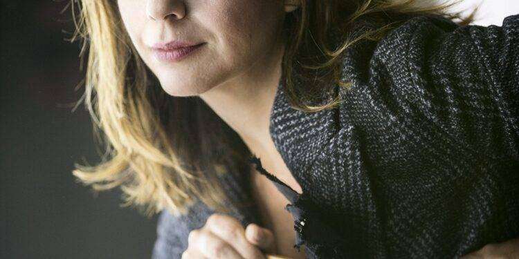 Geppi Cucciari in “Perfetta”: nuova data a Cagliari il 19 maggio