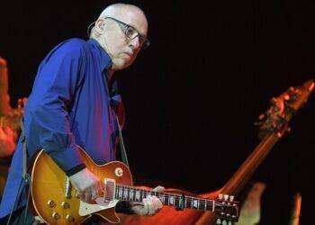 Le storiche chitarre di Mark Knopfler vendute in asta da record