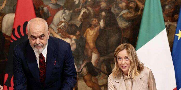 Migranti, l’affondo della Cei: ‘L’accordo con l’Albania soldi buttati’