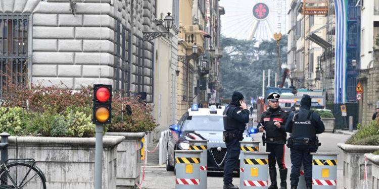 Molotov contro consolato Usa a Firenze, perquisita una persona