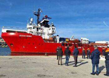 Migranti, sequestrata a Brindisi la Ocean Viking