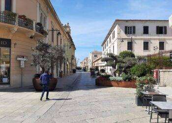 Malamovida in centro a Olbia, alimentari chiusi dalle 20