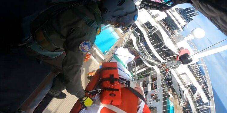 Passeggero colto da malore soccorso su nave da crociera