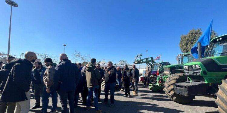 Protesta trattori a Cagliari, ‘pronti a marciare su Roma’