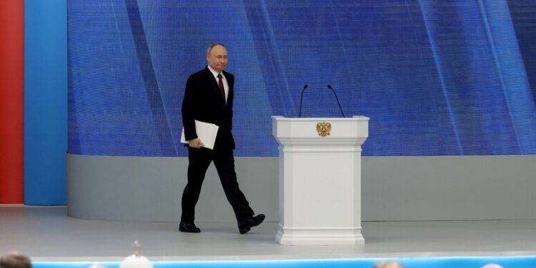 Putin, ‘l’Occidente sta facendo rischiare guerra nucleare’