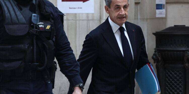 Sarkozy condannato a un anno, 6 mesi con condizionale