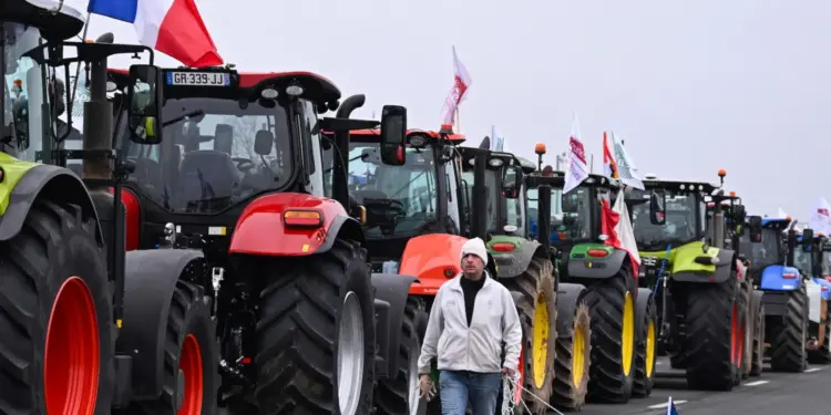 L’assalto dei trattori nel cuore Ue di Bruxelles