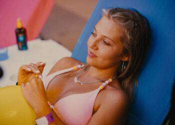 Adolescenti, sesso e consenso in How to Have a Sex