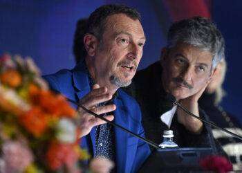 Sanremo 2024, la conferenza stampa. Amadeus ‘sale’ sui trattori: ‘Se vengono li accolgo’. Gli agricoltori: ‘Ci saremo’