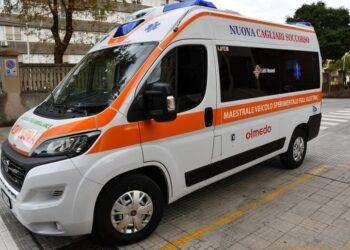 Con l’auto in cunetta, gravi due ventenni a Cagliari