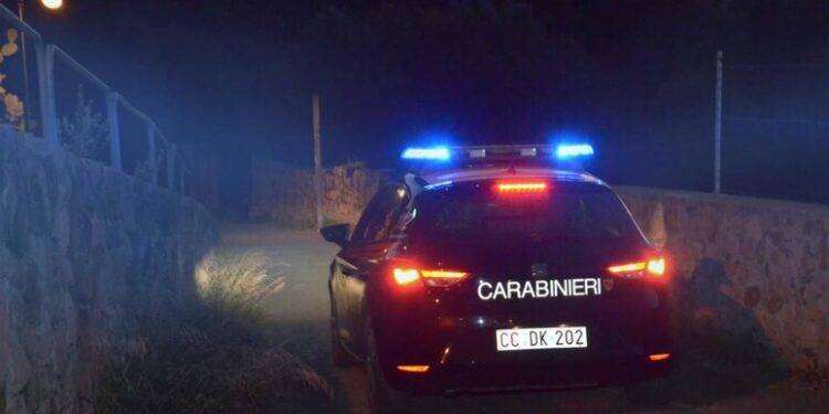 Cavigliera elettronica per impedirgli di avvicinarsi alla ex