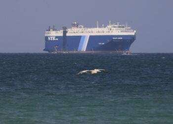 Cargo Gb danneggiato in attacco droni al largo dello Yemen