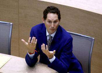 Eredità Agnelli, tre indagati anche John Elkann