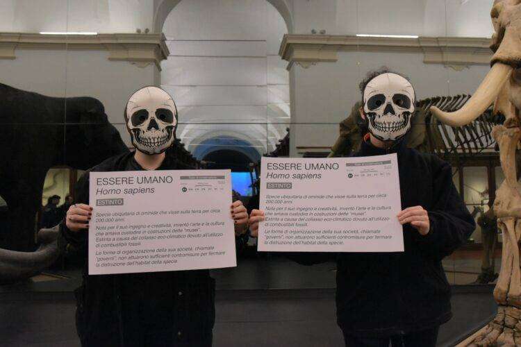 Blitz di Extinction Rebellion nel Museo di Scienze naturali di Torino