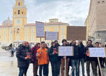 Ultima Generazione, a Parma assemblea popolare in piazza Garibaldi