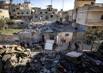 Media, almeno 67 palestinesi uccisi a Gaza la notte scorsa