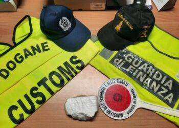 Sbarca in aeroporto ad Alghero con 200gr di cocaina, arrestata