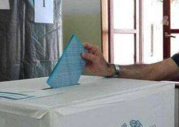 Regionali: la scuola è chiusa, seggio a casa di una pensionata