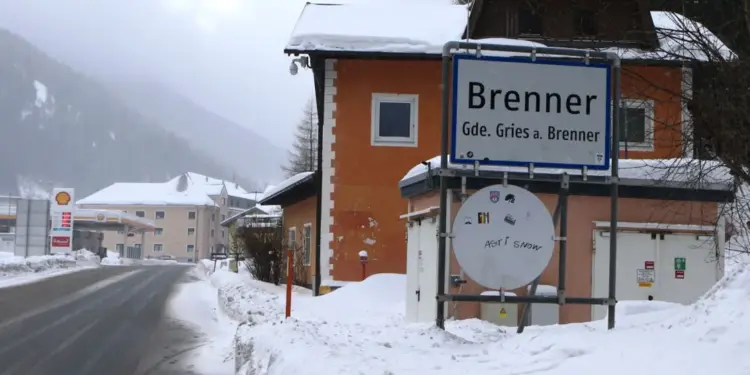 Maltempo, forti nevicate sul nord Italia