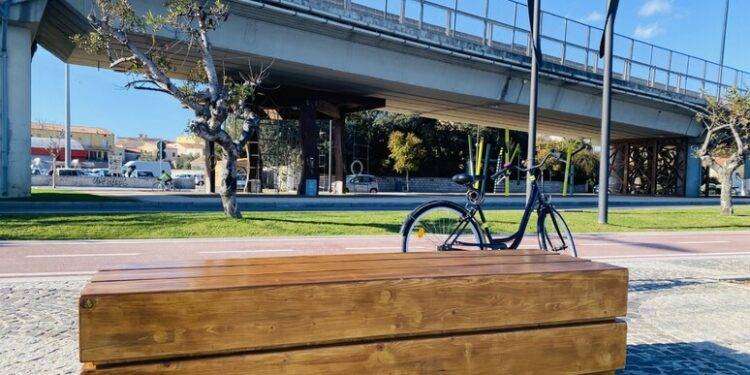 Nuove panchine per abbellire il waterfront di Olbia