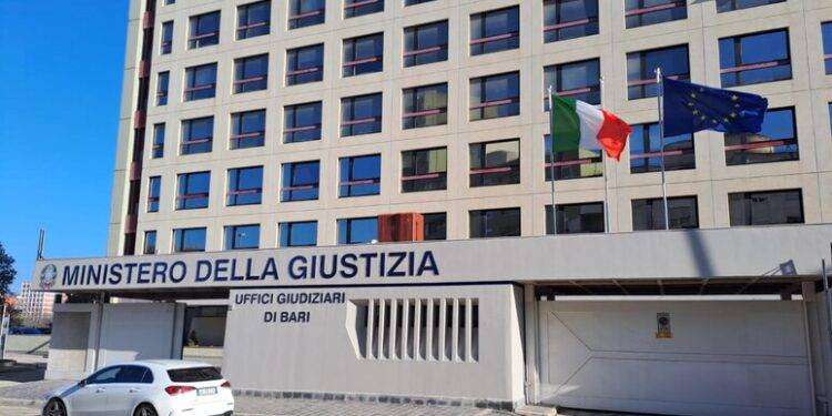 Mafia barese,  130 indagati: ingerenza nelle elezioni comunali