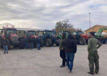 Protesta trattori, resta in piedi il presidio a Porto Torres