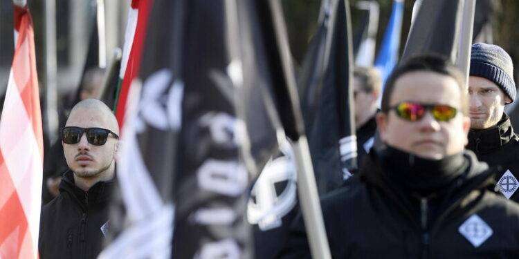 Autorità vietano raduno neonazi Budapest, corteo nei boschi