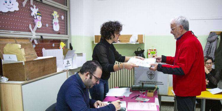 La Sardegna alle urne: l’affluenza al 44,1% alle 19