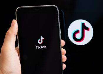 Tiktok è il social su cui gli italiani trascorrono più tempo