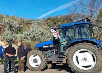 Protesta trattori, 60 mezzi agricoli in strada nel Sulcis