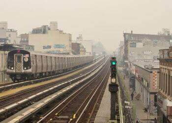Usa: sparatoria in metro a New York, morto un 35enne