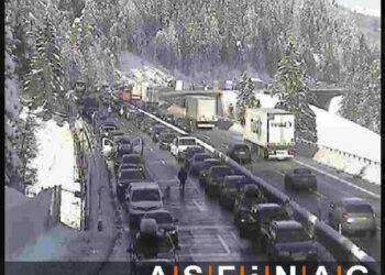 Ultima Generazione blocca l’Autobrennero in Austria