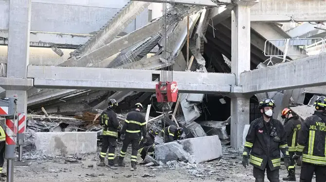 Crollo nel cantiere. Recuperato il corpo della quarta vittima. Tre i feriti e un disperso