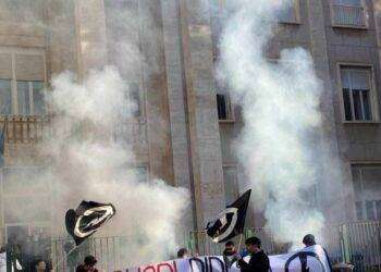 Scuola, il Blocco Studentesco in sit-in al Dettori di Cagliari