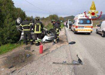 Scontro tra due auto a Galtellì: diversi feriti