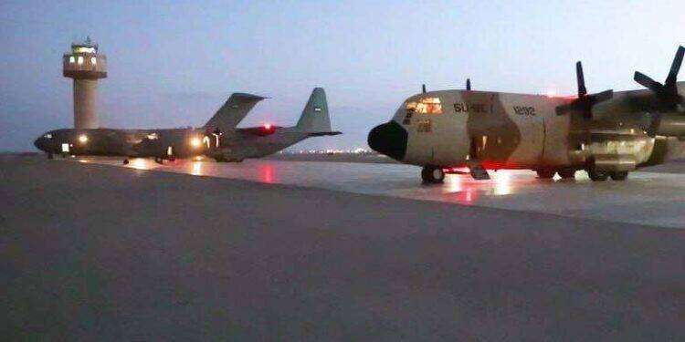 Aerei egiziani lanciano tonnellate di aiuti nel nord della Striscia di Gaza