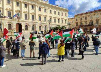 Sassari in piazza per la Palestina: “Revoca degli accordi tra Università e Leonardo Spa”