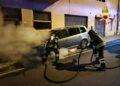 Attentato incendiario nella notte a Oliena: un’auto distrutta dalle fiamme